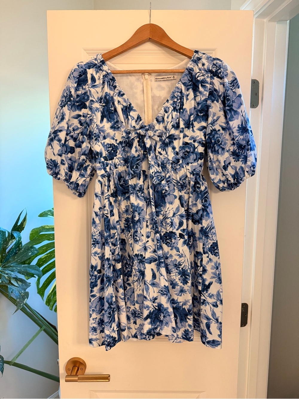 Blue Floral V-Neck Puff Sleeve Dress